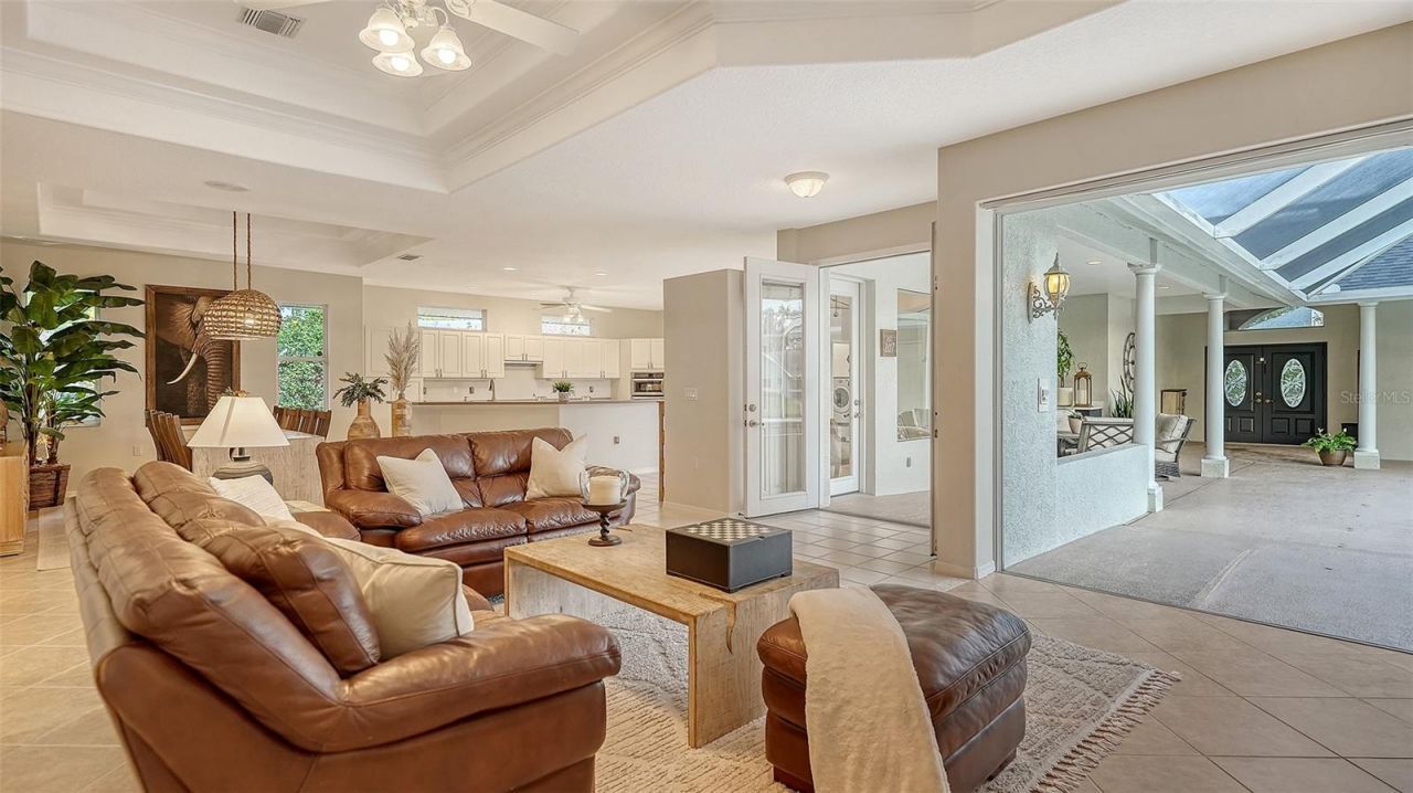 8117 Misty Oaks Boulevard, Sarasota, FL 34243 Photo