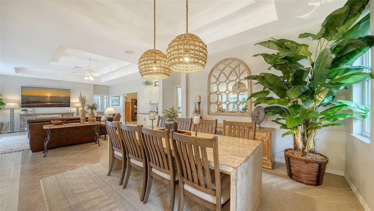 8117 Misty Oaks Boulevard, Sarasota, FL 34243 Photo