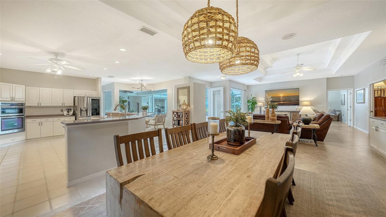 8117 Misty Oaks Boulevard, Sarasota, FL 34243 Photo