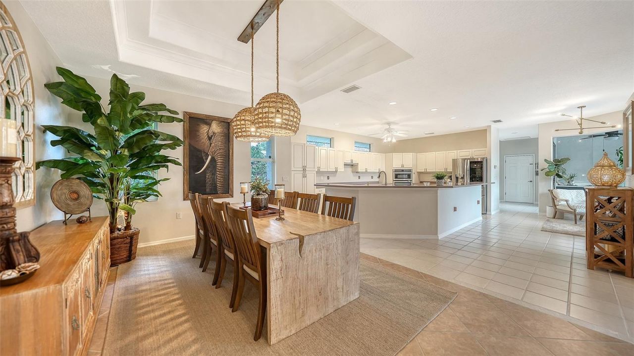 8117 Misty Oaks Boulevard, Sarasota, FL 34243 Photo