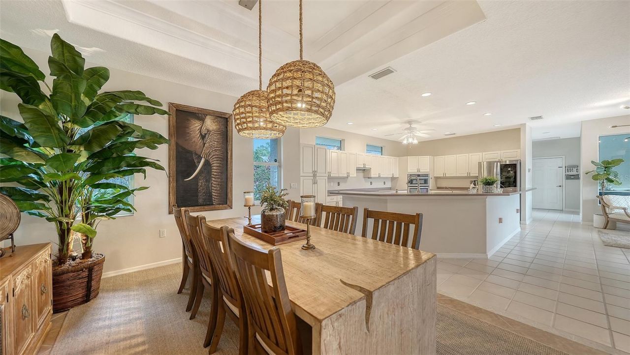 8117 Misty Oaks Boulevard, Sarasota, FL 34243 Photo