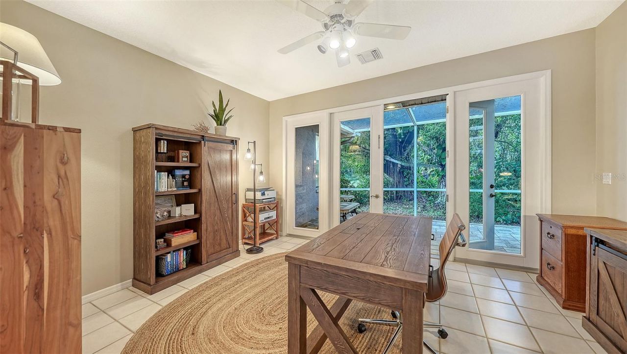 8117 Misty Oaks Boulevard, Sarasota, FL 34243 Photo