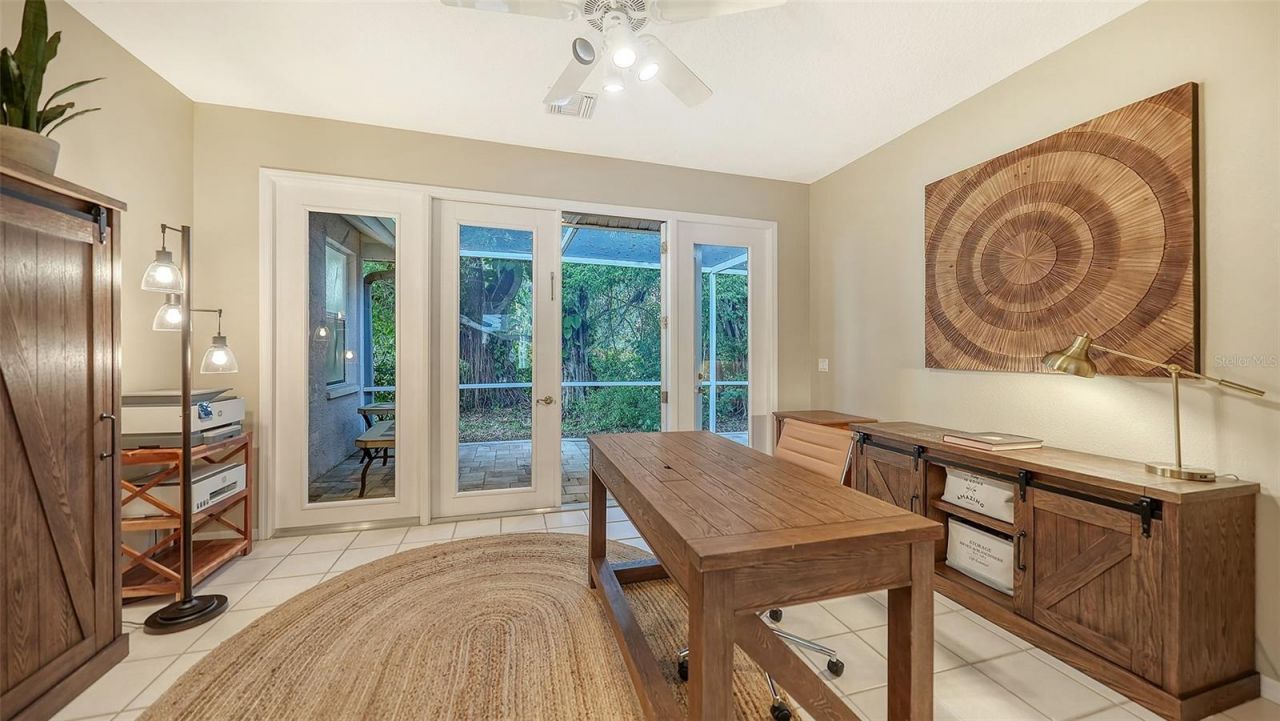 8117 Misty Oaks Boulevard, Sarasota, FL 34243 Photo