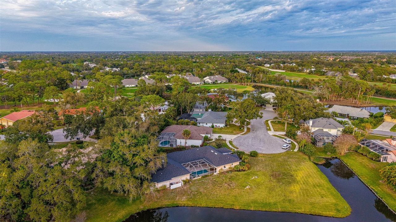 8117 Misty Oaks Boulevard, Sarasota, FL 34243 Photo