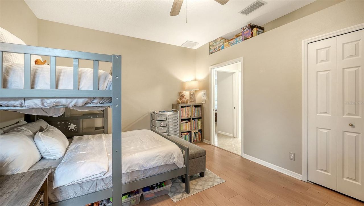 8117 Misty Oaks Boulevard, Sarasota, FL 34243 Photo