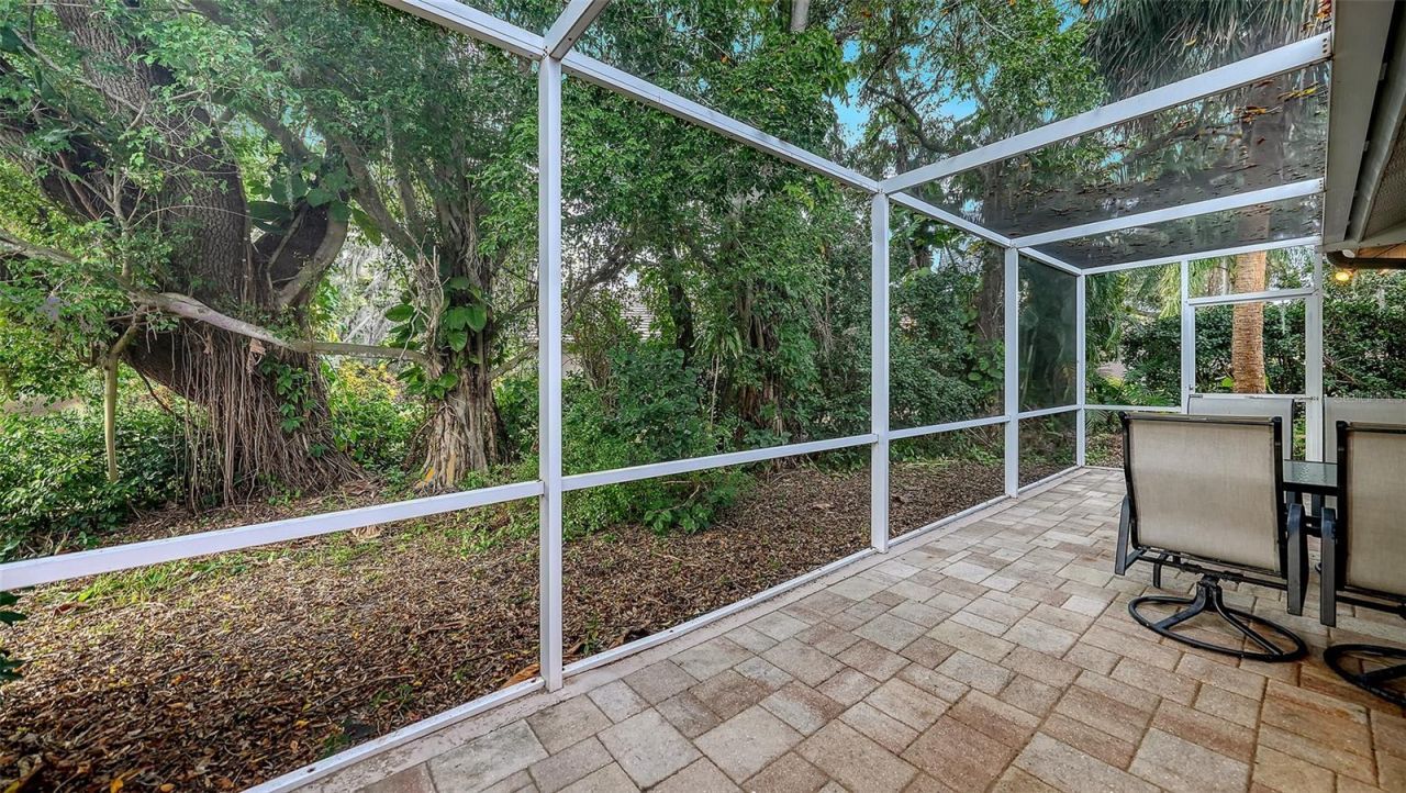 8117 Misty Oaks Boulevard, Sarasota, FL 34243 Photo