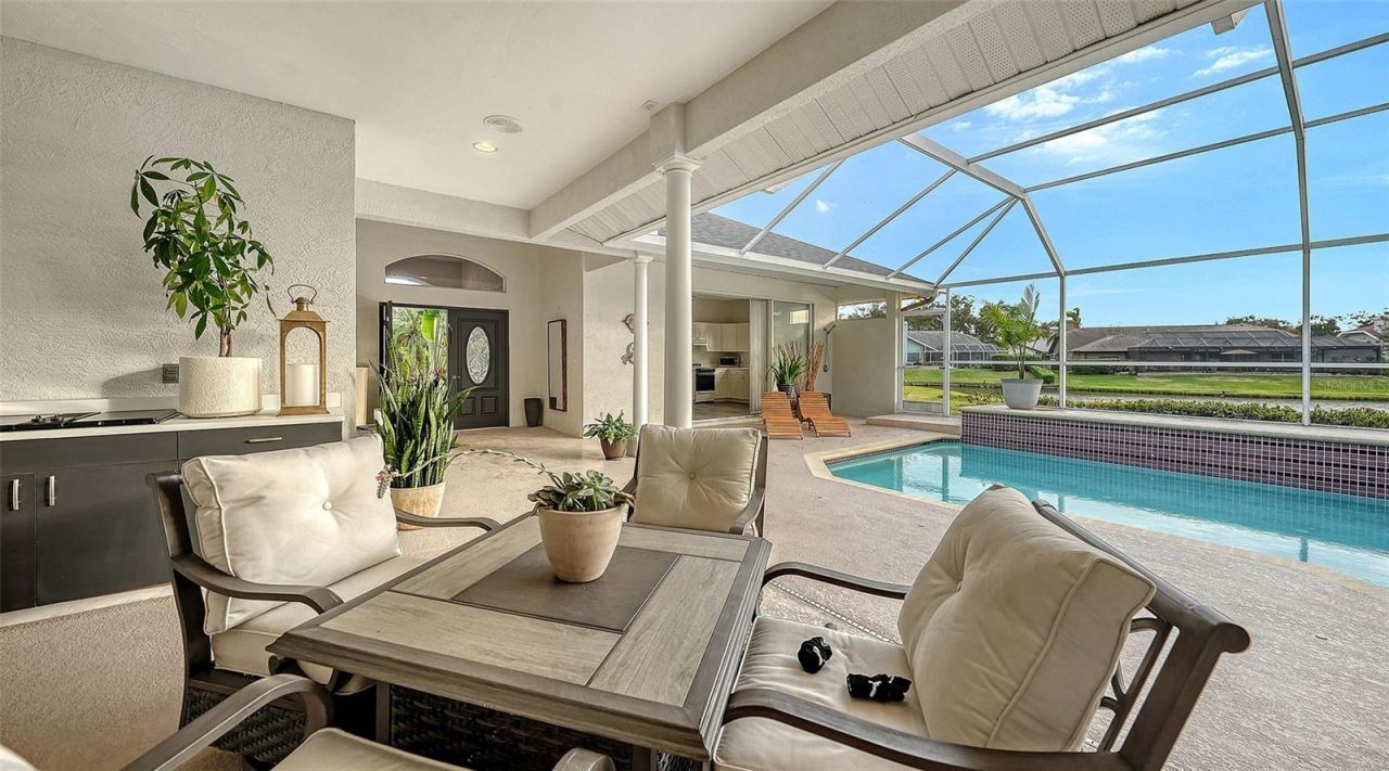 8117 Misty Oaks Boulevard, Sarasota, FL 34243 Photo