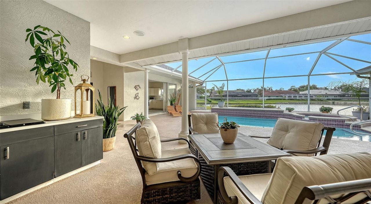 8117 Misty Oaks Boulevard, Sarasota, FL 34243 Photo