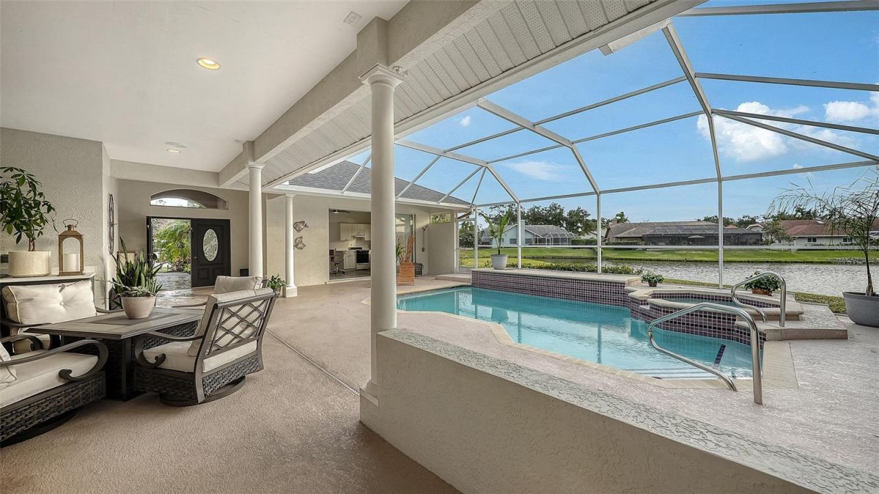 8117 Misty Oaks Boulevard, Sarasota, FL 34243 Photo