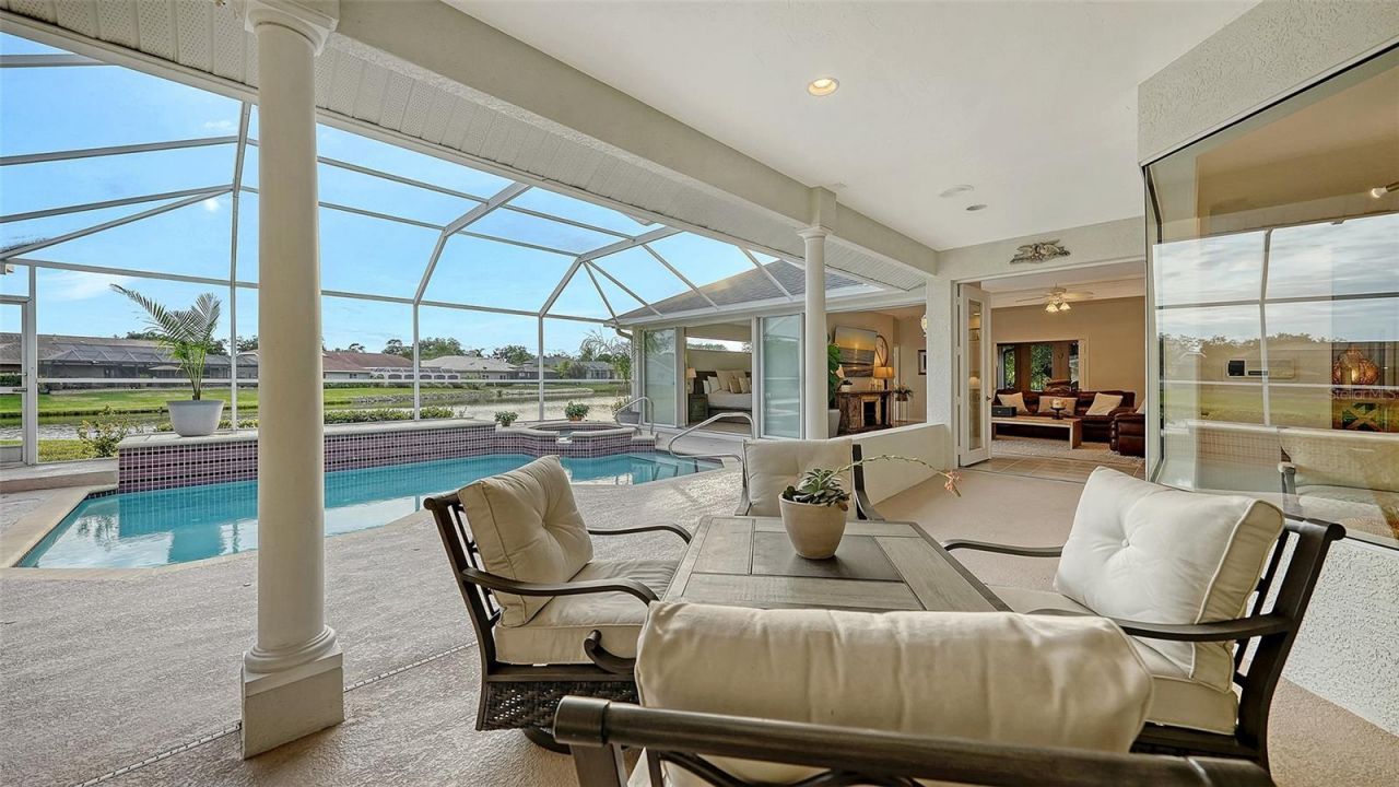 8117 Misty Oaks Boulevard, Sarasota, FL 34243 Photo