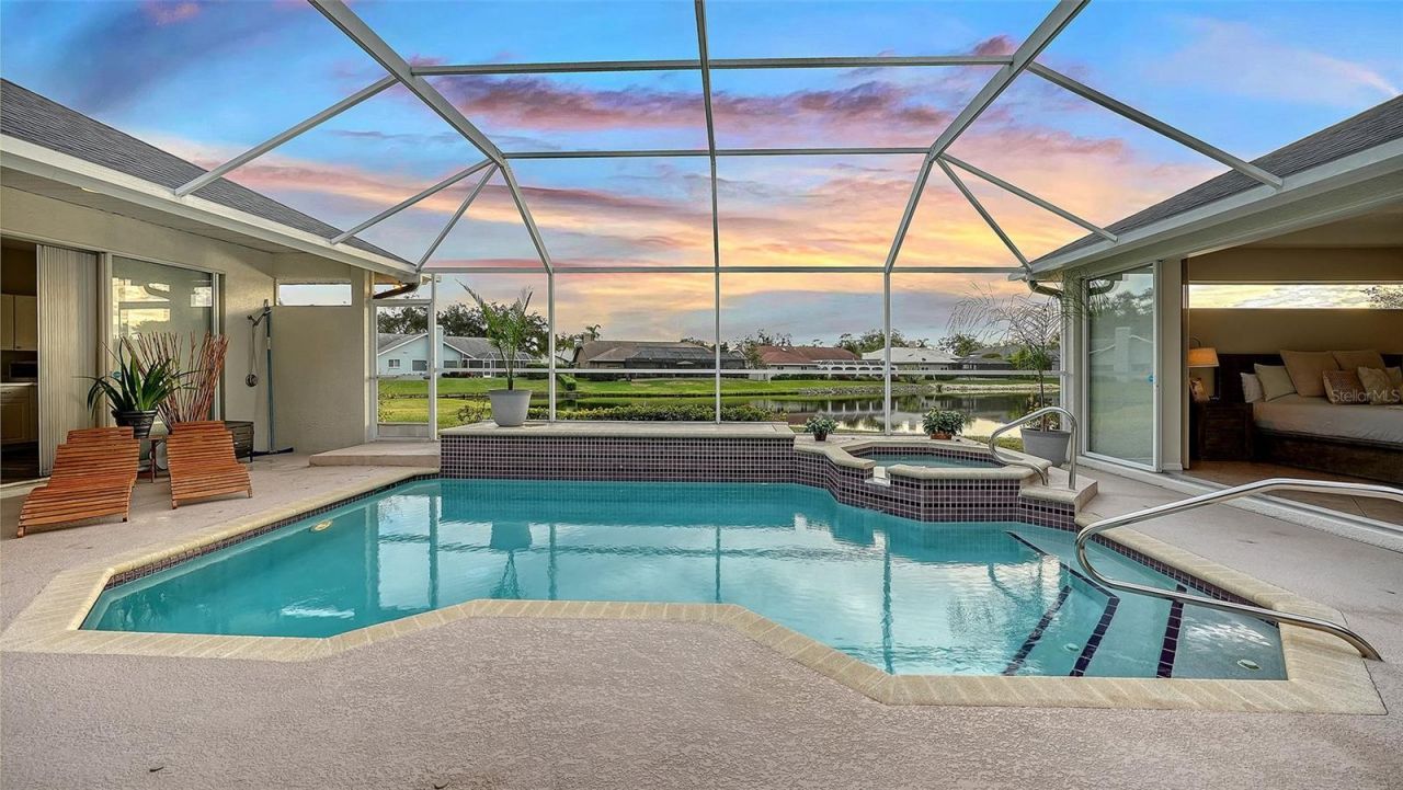 8117 Misty Oaks Boulevard, Sarasota, FL 34243 Photo