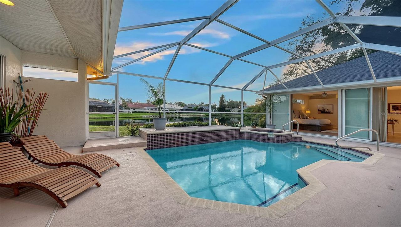8117 Misty Oaks Boulevard, Sarasota, FL 34243 Photo
