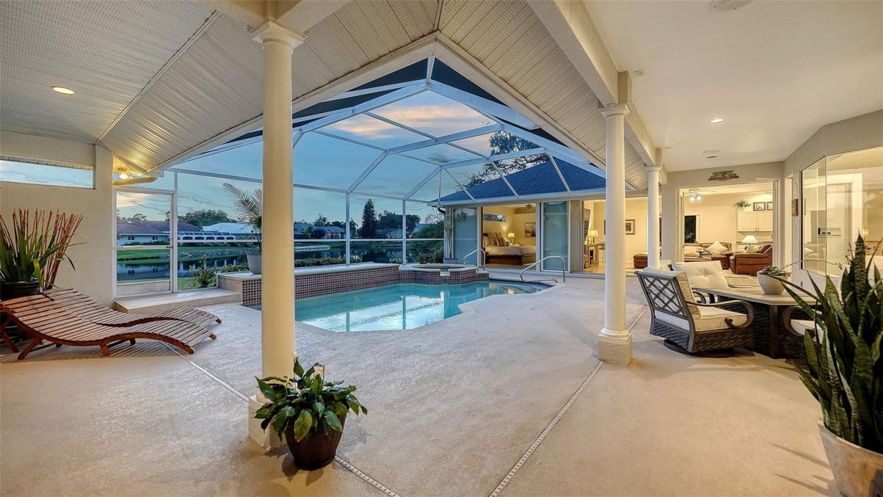 8117 Misty Oaks Boulevard, Sarasota, FL 34243 Photo