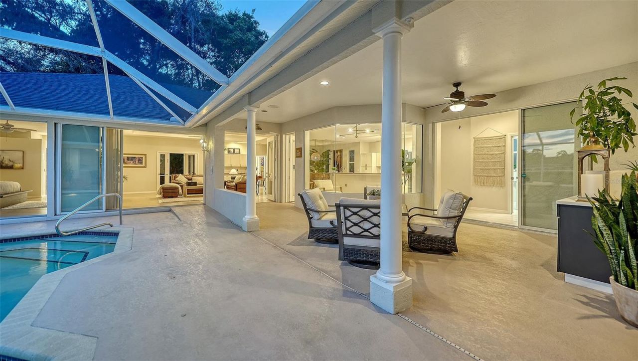 8117 Misty Oaks Boulevard, Sarasota, FL 34243 Photo