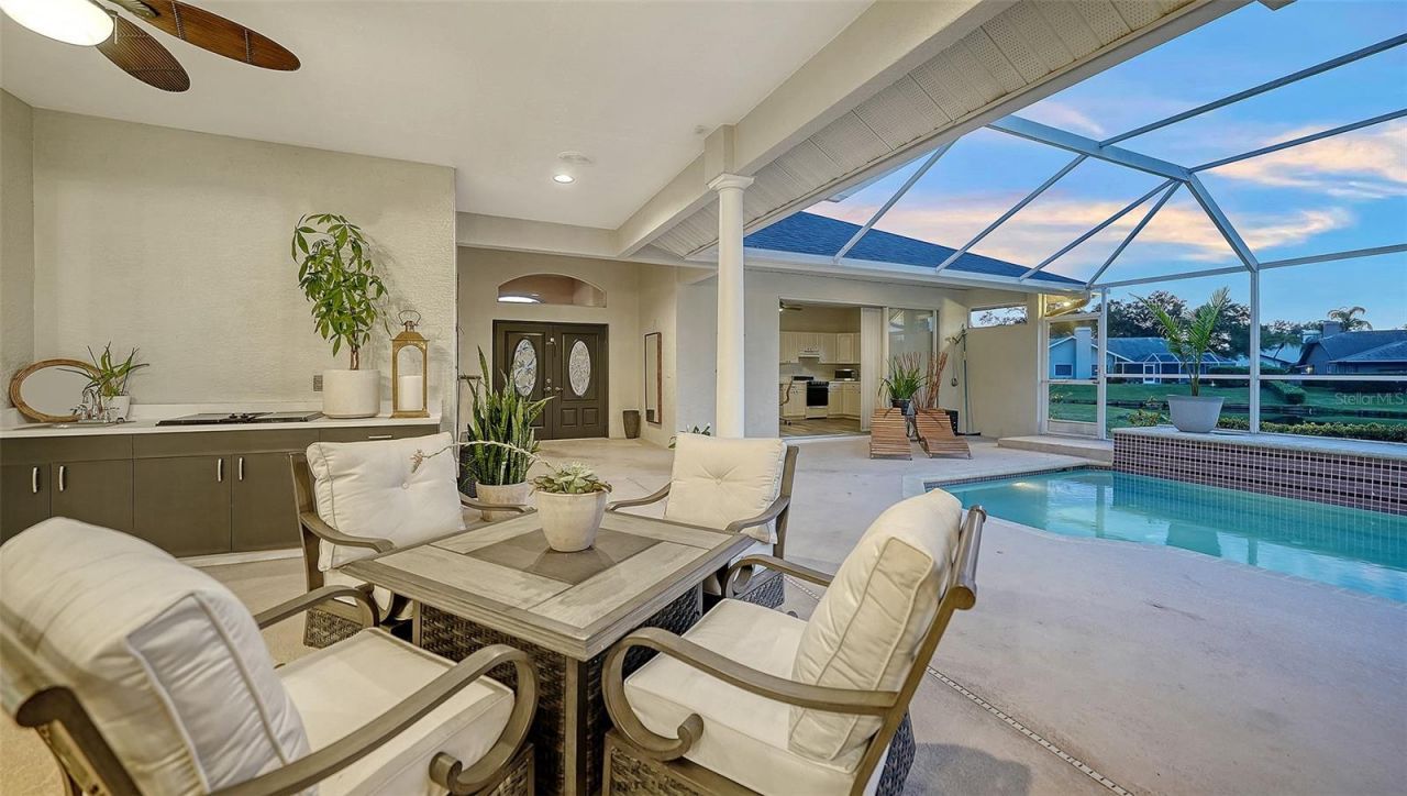 8117 Misty Oaks Boulevard, Sarasota, FL 34243 Photo
