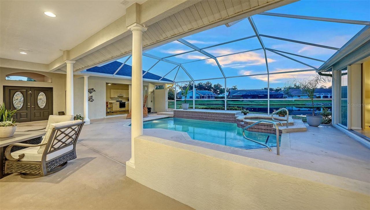 8117 Misty Oaks Boulevard, Sarasota, FL 34243 Photo