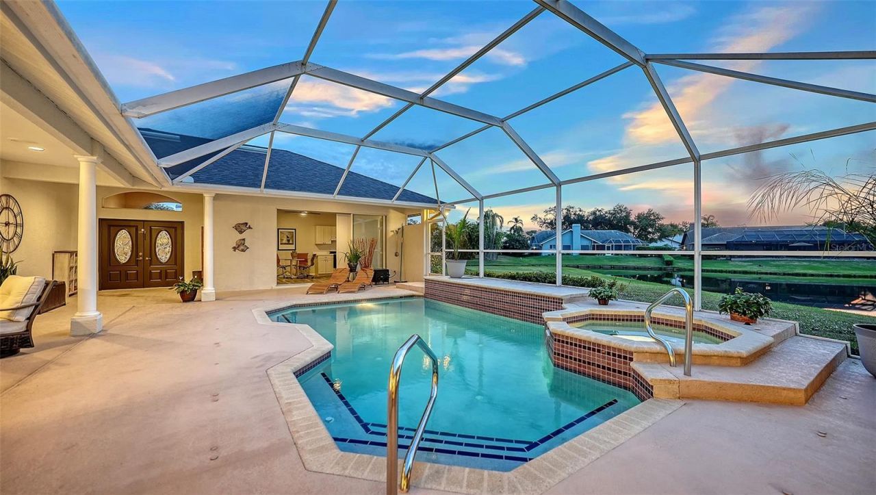 8117 Misty Oaks Boulevard, Sarasota, FL 34243 Photo