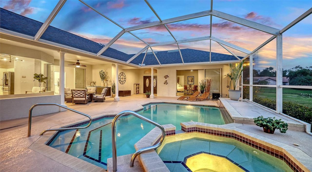 8117 Misty Oaks Boulevard, Sarasota, FL 34243 Photo