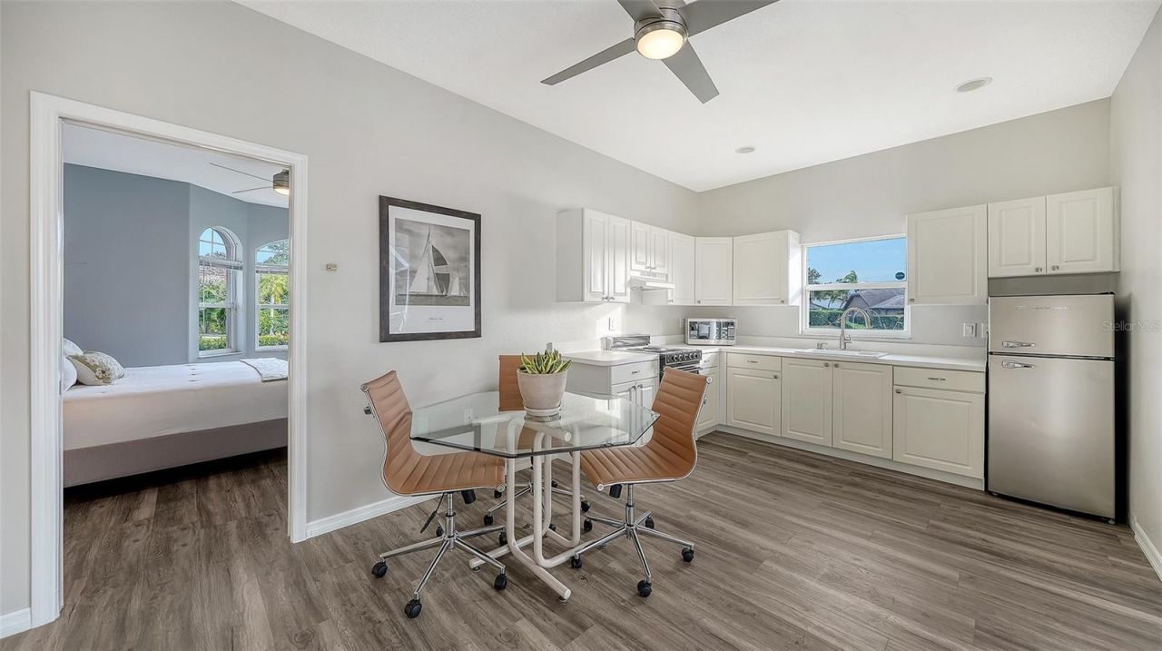 8117 Misty Oaks Boulevard, Sarasota, FL 34243 Photo