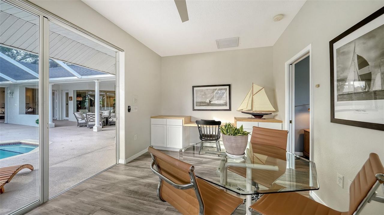 8117 Misty Oaks Boulevard, Sarasota, FL 34243 Photo