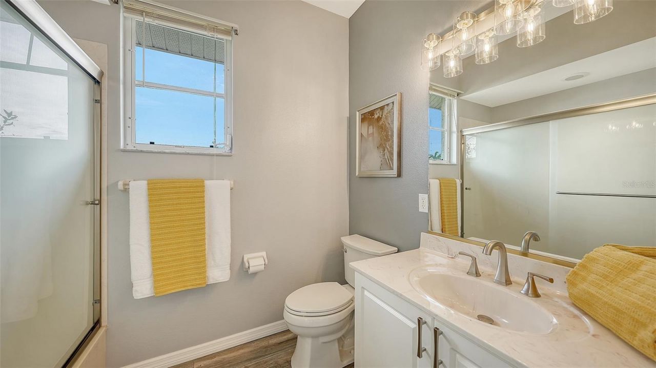 8117 Misty Oaks Boulevard, Sarasota, FL 34243 Photo