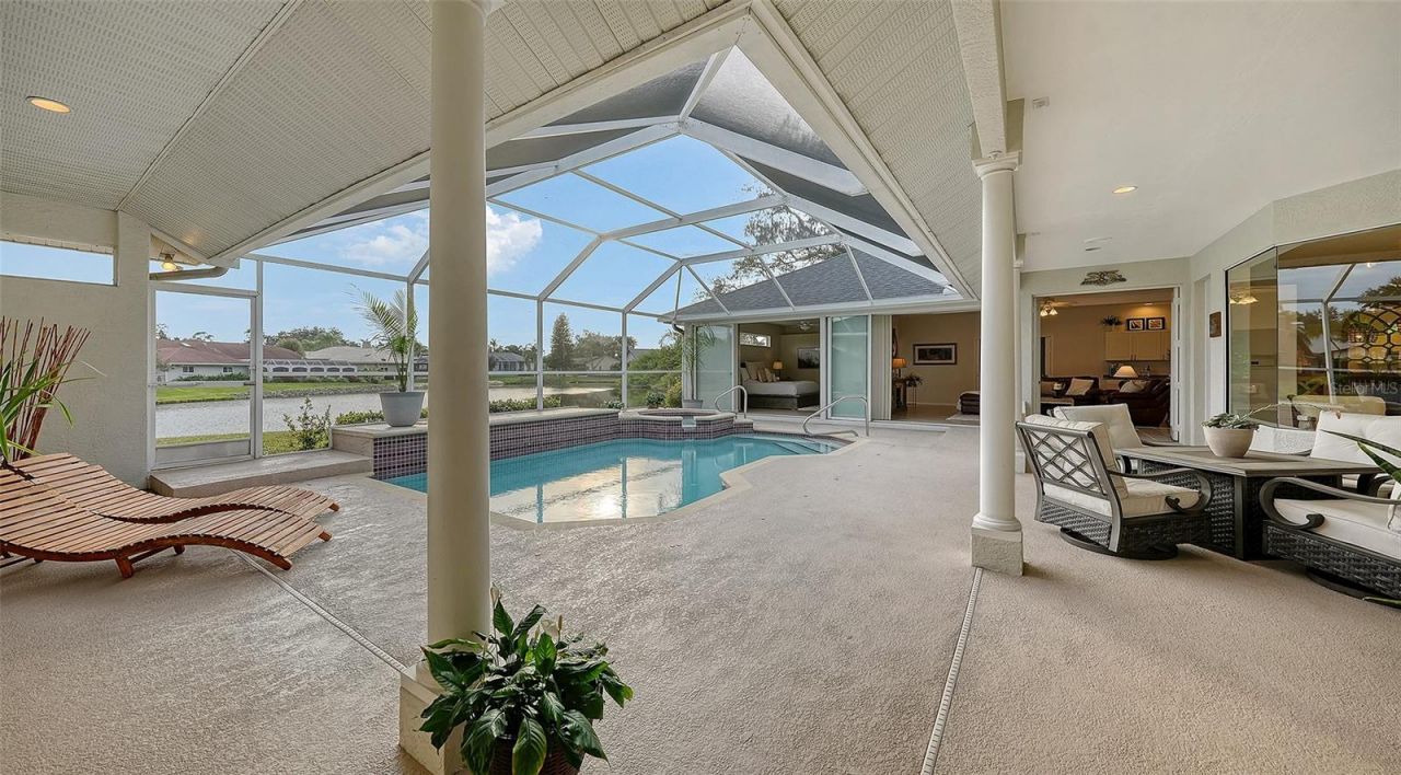 8117 Misty Oaks Boulevard, Sarasota, FL 34243 Photo