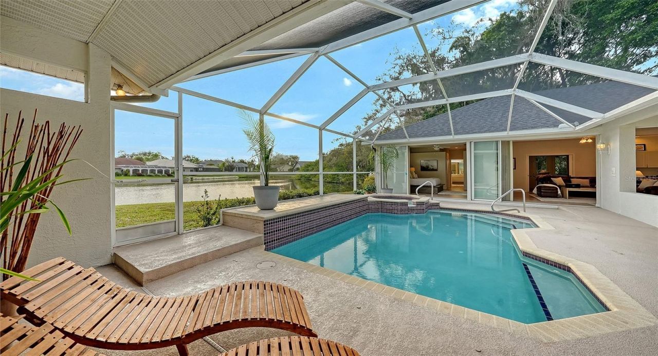 8117 Misty Oaks Boulevard, Sarasota, FL 34243 Photo