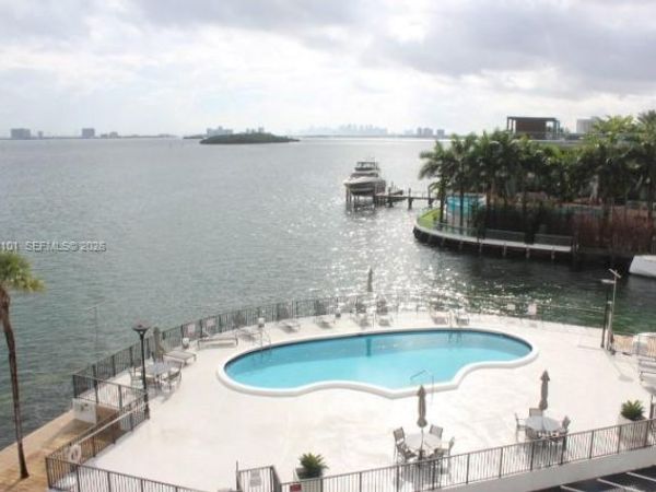 11930 N Bayshore Dr, Unit 406, North Miami, FL 33181
