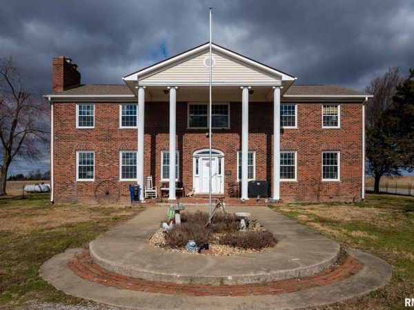 3235 Crossroad School Road, Eldorado, IL 62930