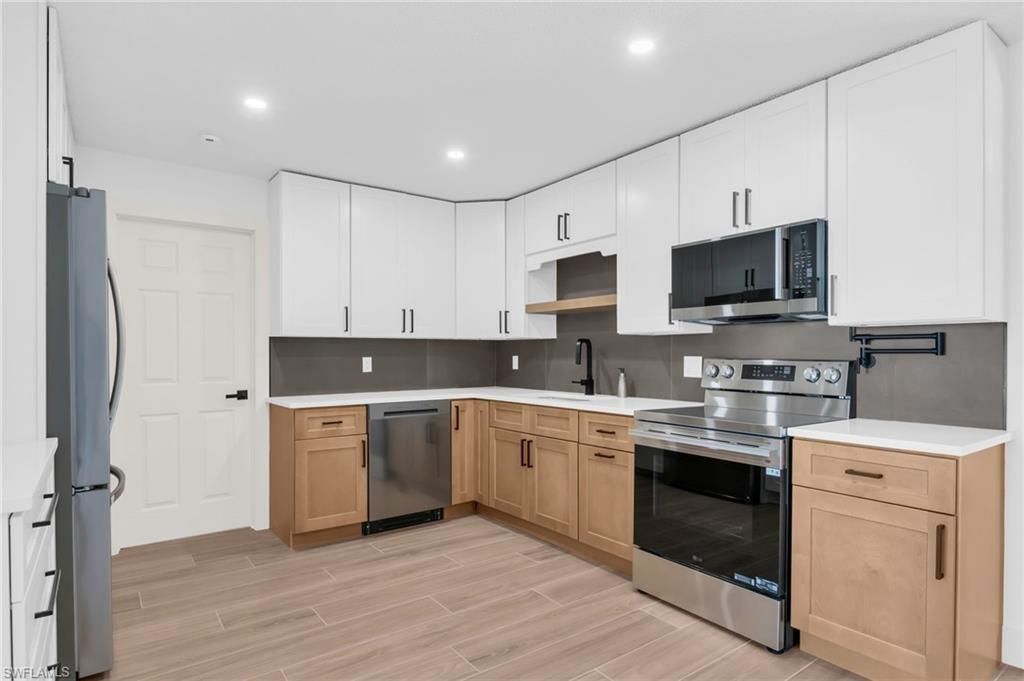 2114 Davis Blvd, Fort Myers, FL 33905 Photo