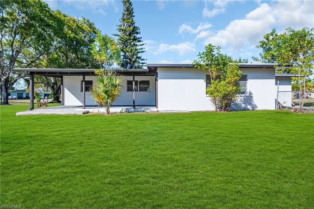 2114 Davis Blvd, Fort Myers, FL 33905 Photo