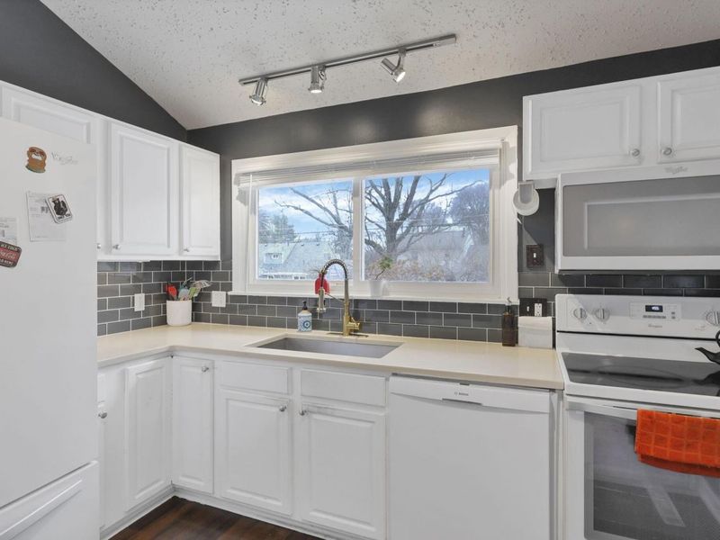 1065 Bernard Road, Columbus, OH 43221 Photo 14