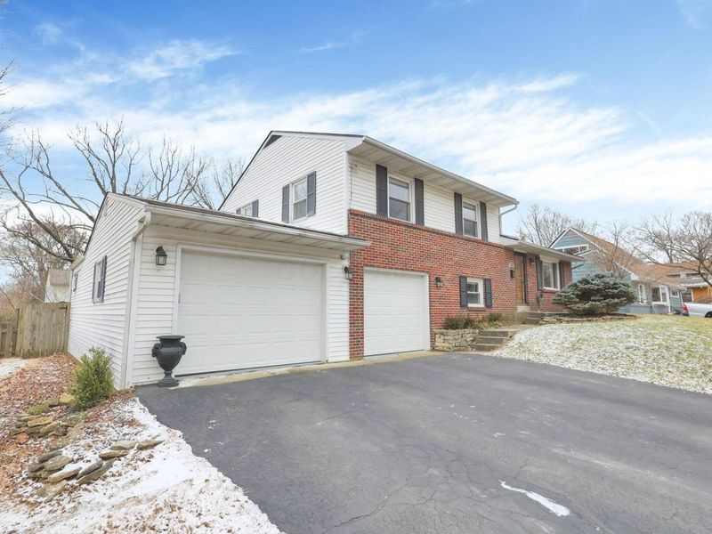 1065 Bernard Road, Columbus, OH 43221 Photo 2