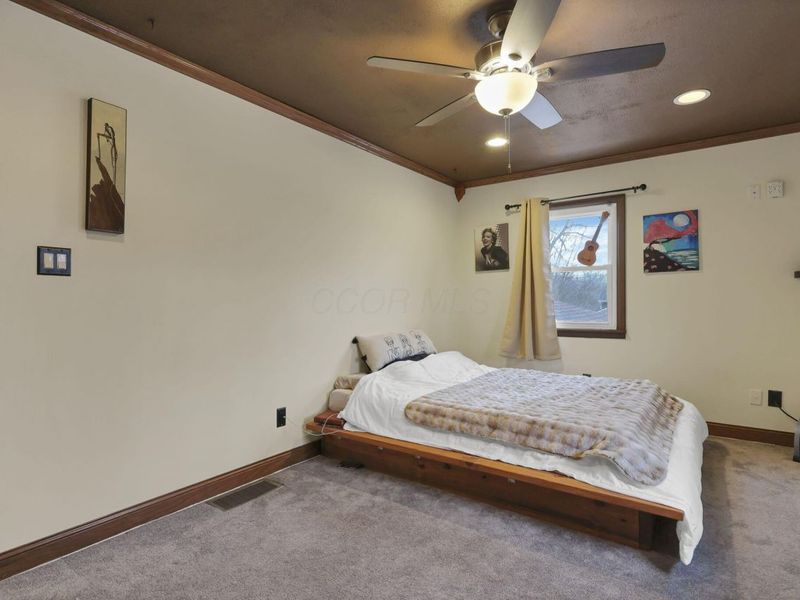 1065 Bernard Road, Columbus, OH 43221 Photo 22