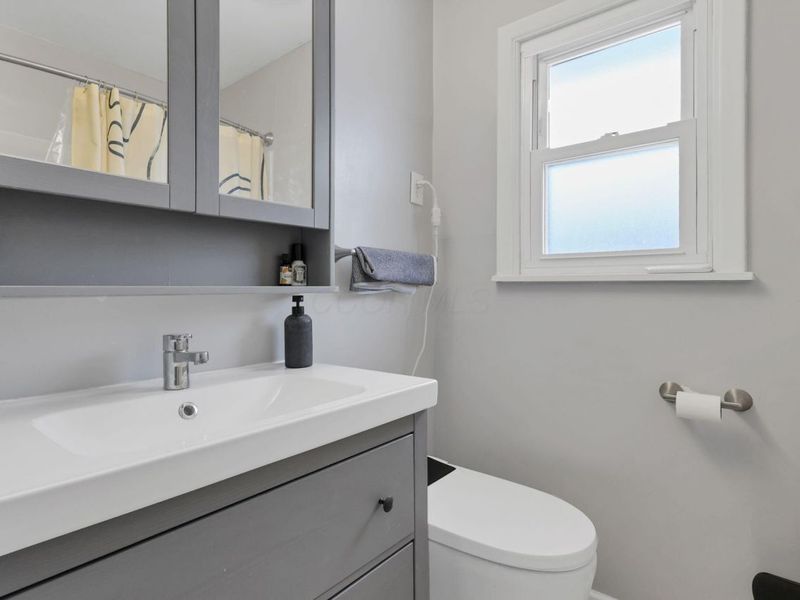 1065 Bernard Road, Columbus, OH 43221 Photo 27