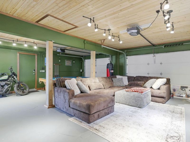 1065 Bernard Road, Columbus, OH 43221 Photo 33