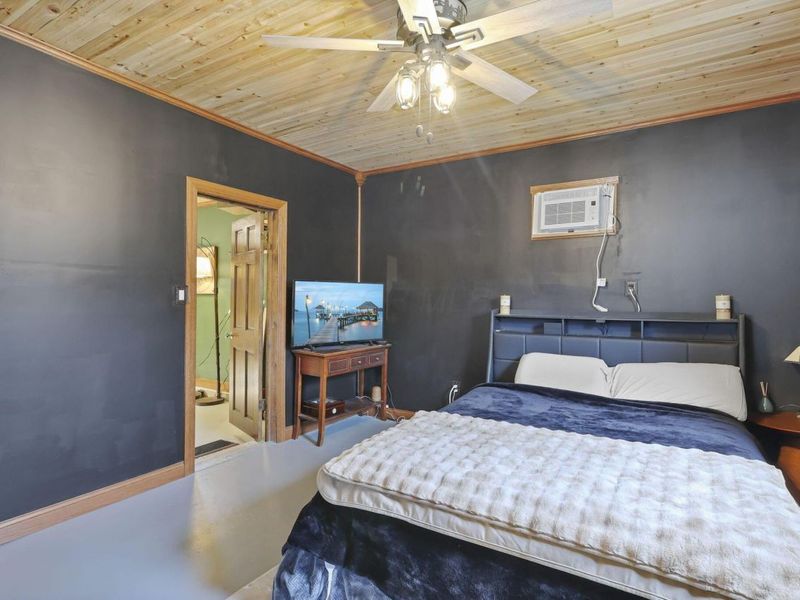 1065 Bernard Road, Columbus, OH 43221 Photo 37