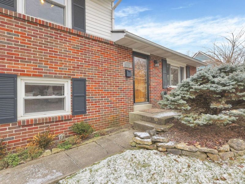 1065 Bernard Road, Columbus, OH 43221 Photo 4