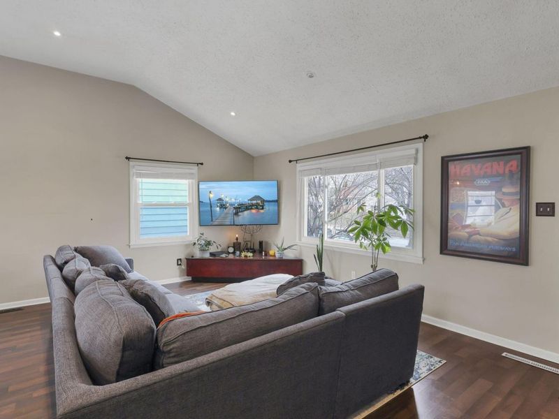 1065 Bernard Road, Columbus, OH 43221 Photo 7