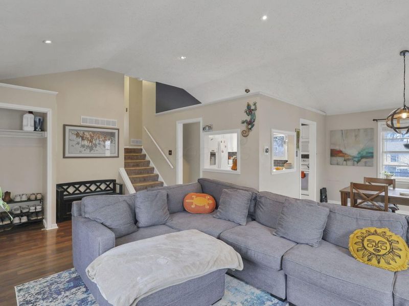 1065 Bernard Road, Columbus, OH 43221 Photo 8