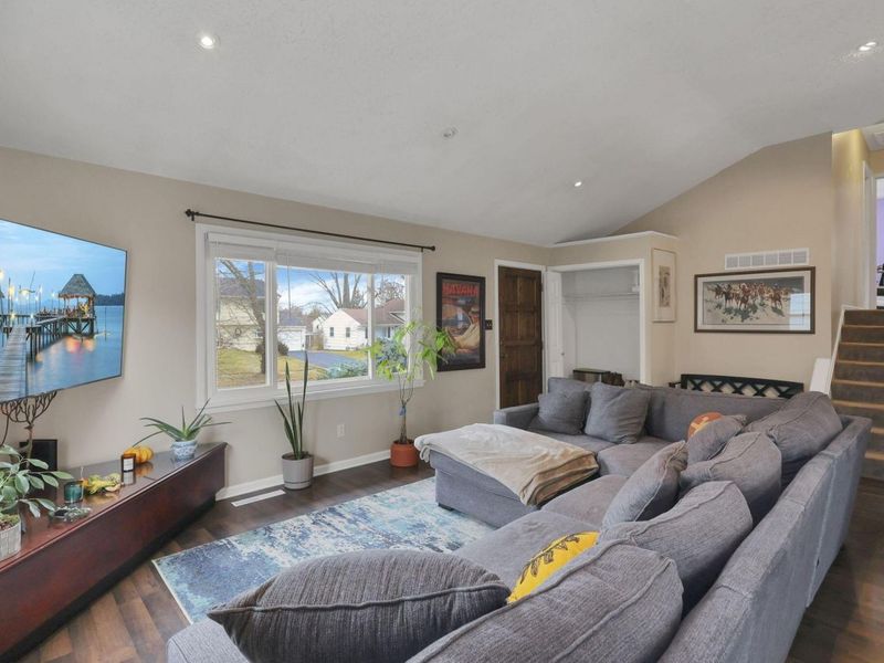 1065 Bernard Road, Columbus, OH 43221 Photo 9