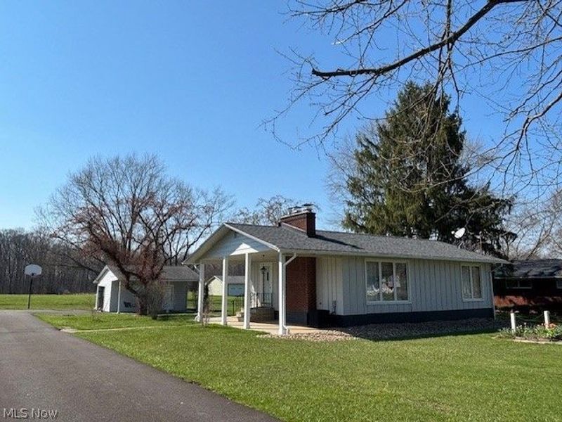 2747 Barclay Messerly Road, Southington, OH 44470 Photo 2