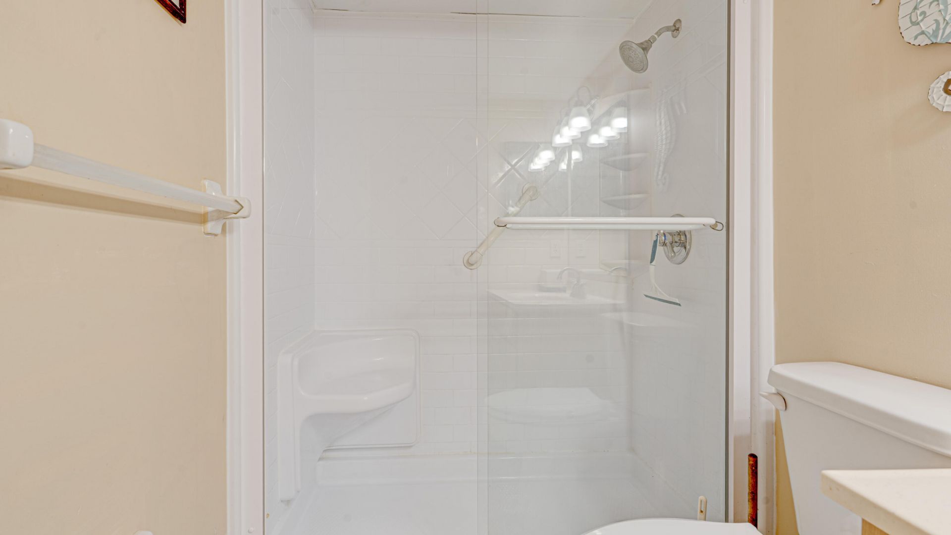 79901 Overseas Highway, Unit 204, Islamorada, FL 33036 Photo