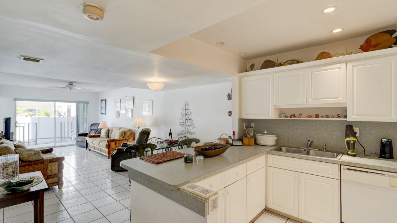 79901 Overseas Highway, Unit 204, Islamorada, FL 33036 Photo