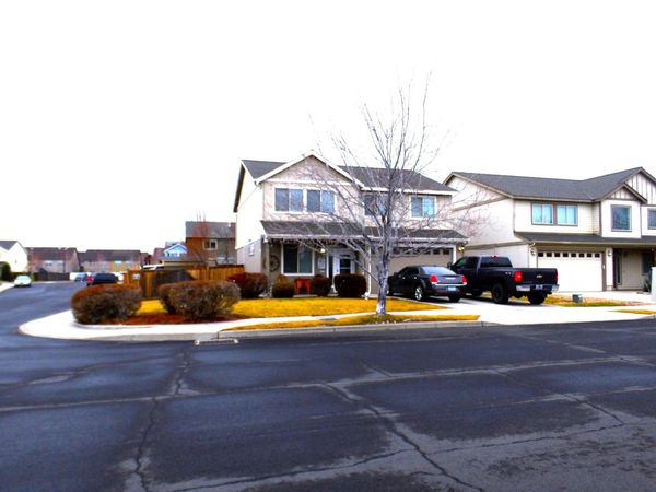 2885 SW Juniper Avenue, Redmond, OR 97756