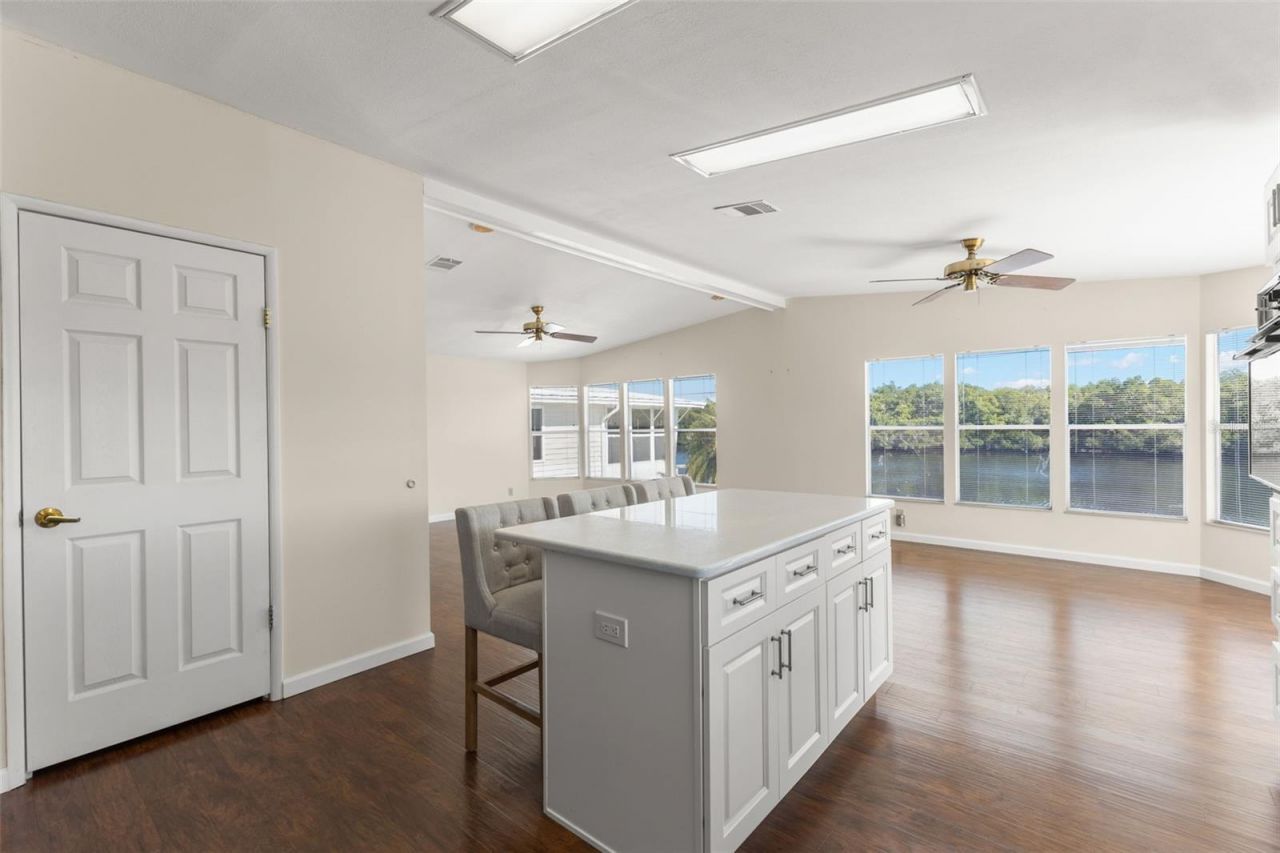 7113 Mount Piney Road Ne, Unit 719, Saint Petersburg, FL 33702 Photo