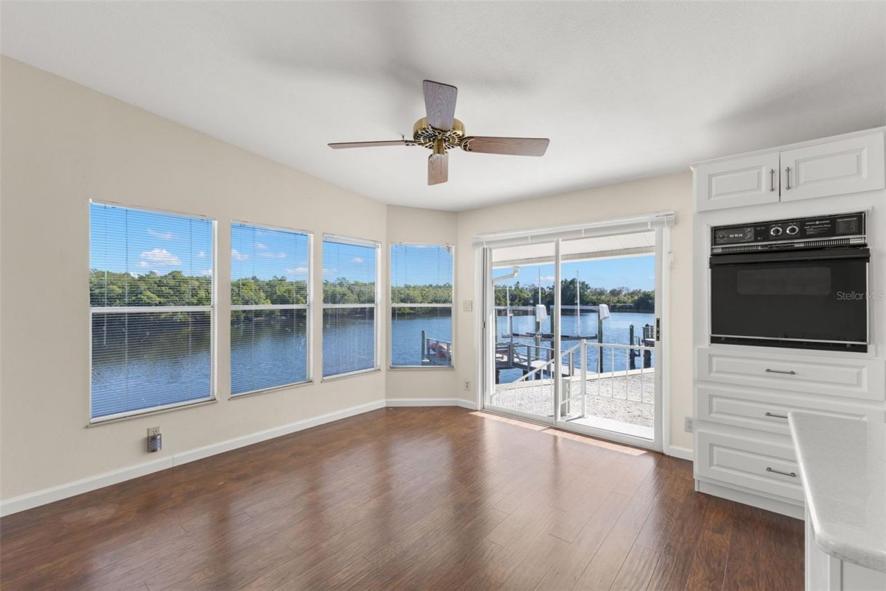 7113 Mount Piney Road Ne, Unit 719, Saint Petersburg, FL 33702 Photo