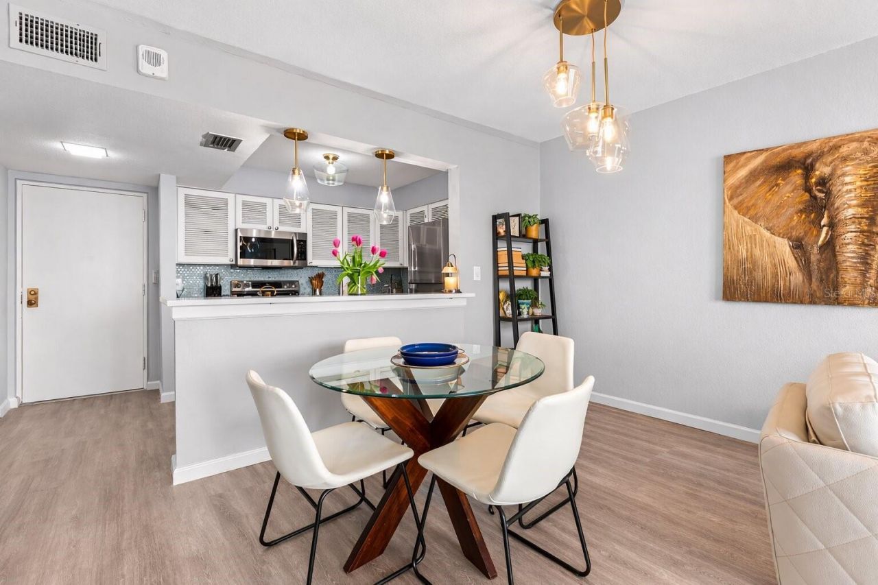 4900 Brittany Drive S, Unit 1808, Saint Petersburg, FL 33715 Photo