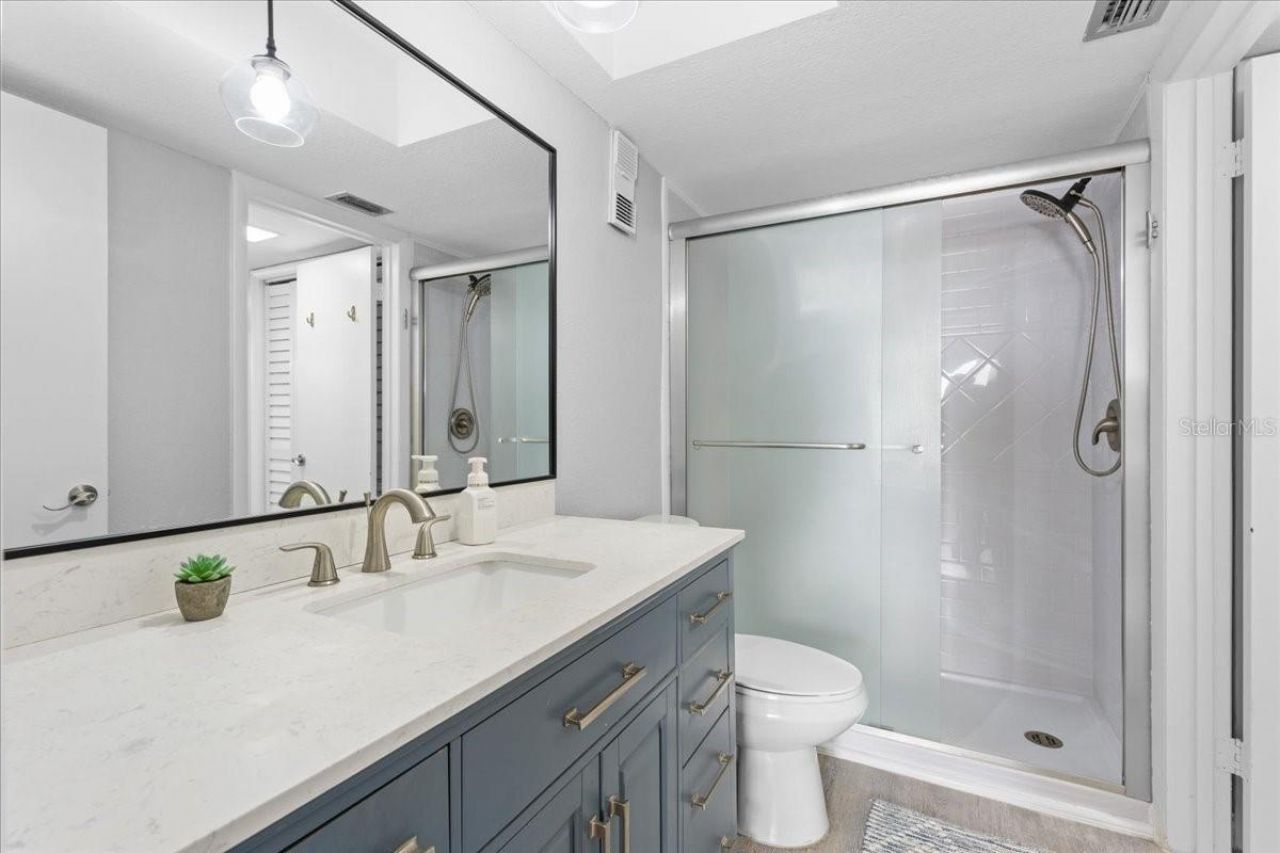 4900 Brittany Drive S, Unit 1808, Saint Petersburg, FL 33715 Photo