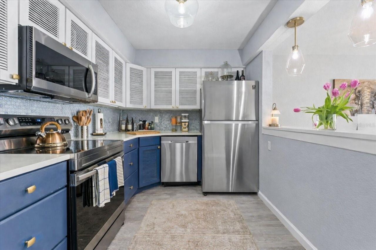 4900 Brittany Drive S, Unit 1808, Saint Petersburg, FL 33715 Photo